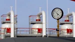 gas dispute close to a solution? Ukraine broke Gazprom 786 million. Moscow wants 5.2 billion.